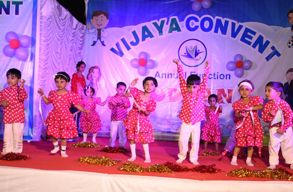 dance competition at vijaya convent school at the stage